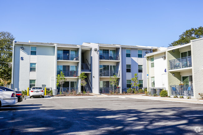 Building Photo - Oakland Terrace