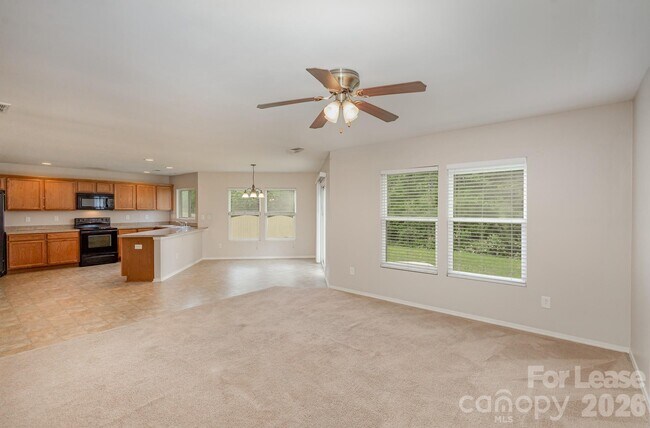 Building Photo - 6442 Ridgeview Commons Dr