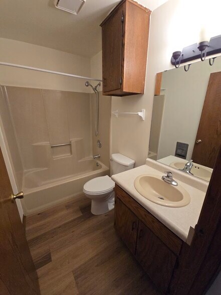 Bathroom - 131 Maple Ave S
