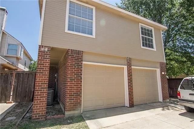 Building Photo - 9401 Blue Jay Way