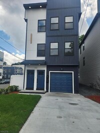 Building Photo - 342 17th Ave