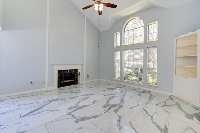 Building Photo - 115 Crimson Bay Dr