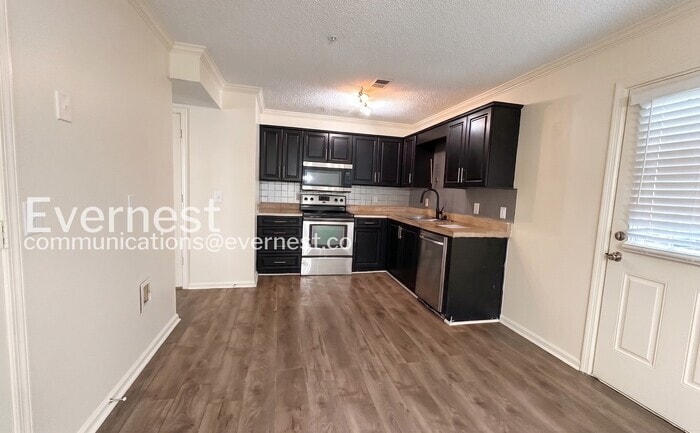 Building Photo - 1592 King James Dr