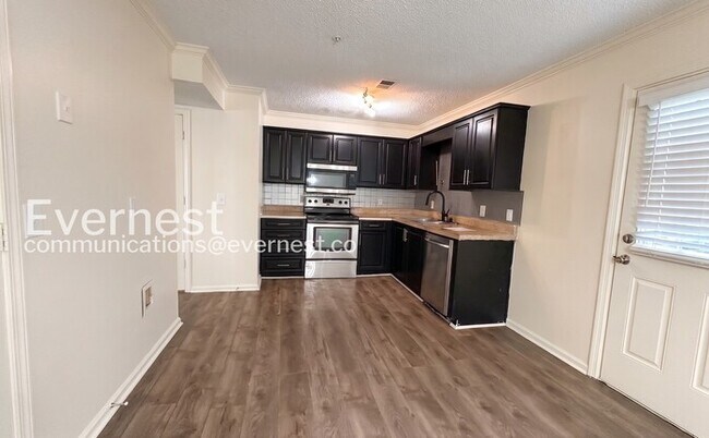 Building Photo - 1592 King James Dr