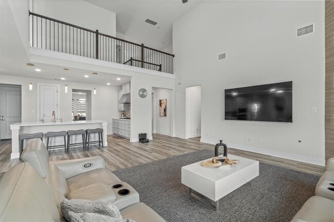 Building Photo - 5363 Orsini Blfs