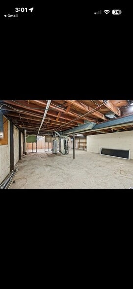 Building Photo - 6017 N Howard Ave