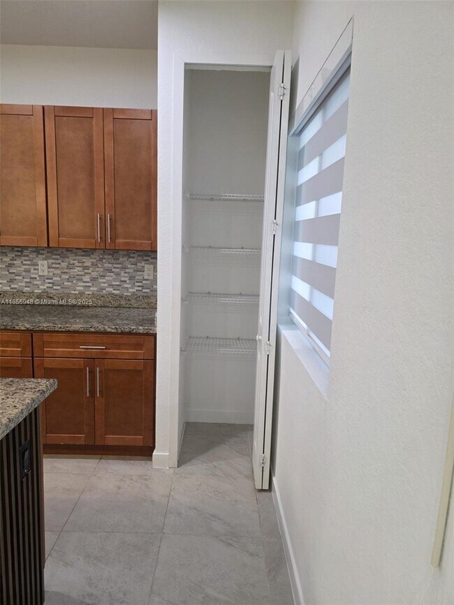 Building Photo - 10965 SW 169th Terrace