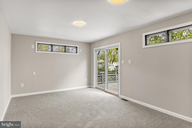 Building Photo - 1507 Clearbrook Ave