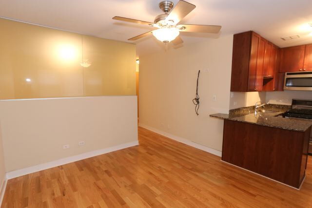 Building Photo - 650 W Wrightwood Ave