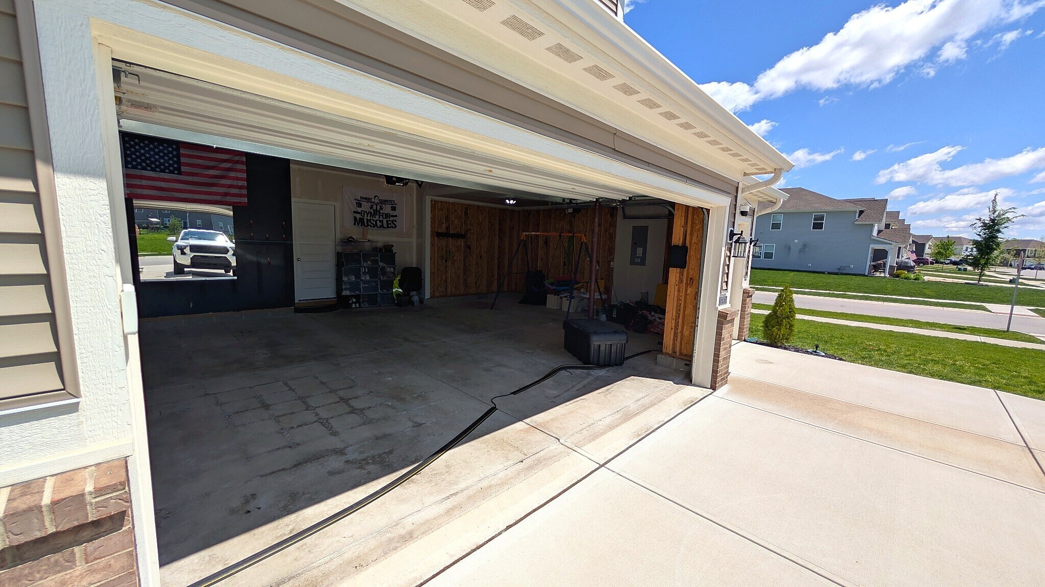 Building Photo - 9160 Larson Dr