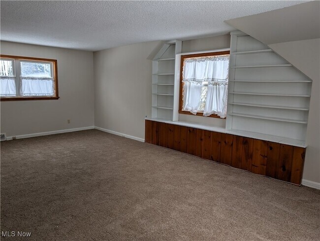 Building Photo - 703 Avondale St