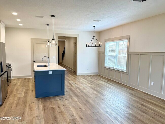 Building Photo - 3806 Heartwood St