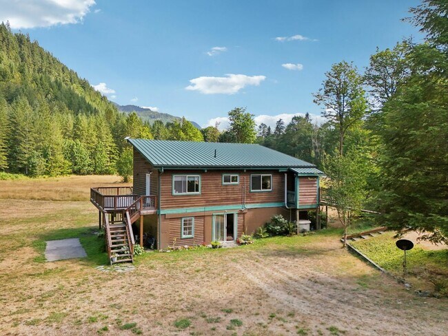 Building Photo - 14341 WA-530