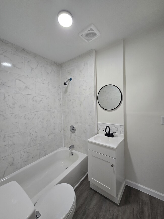 Building Photo - 1029 N New York Ave