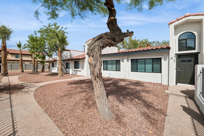 Building Photo - 7826 E Heatherbrae Ave