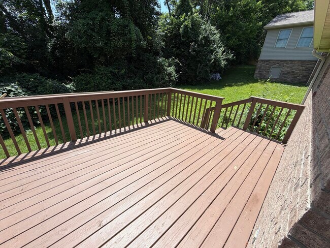 Building Photo - 372 Reynolds Dr