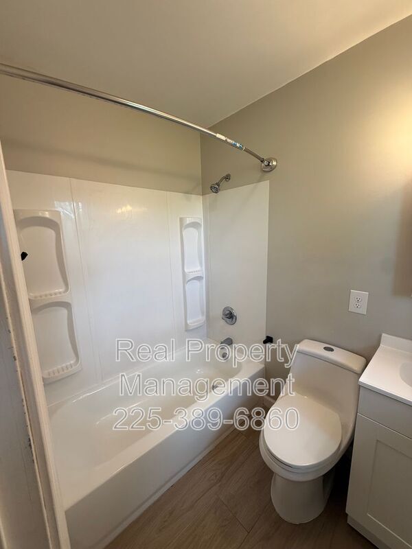 Building Photo - 160 Ebony Dr