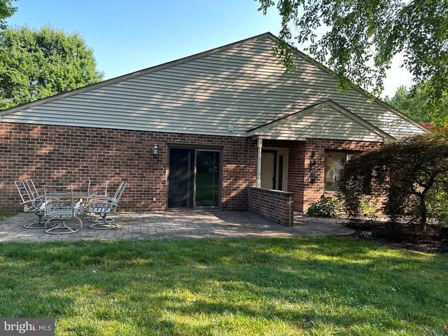 Building Photo - 301 Hanover Ct