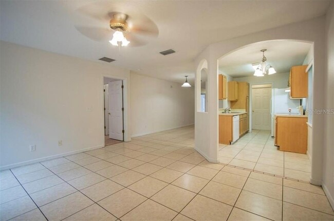 Building Photo - 718 Lyman St