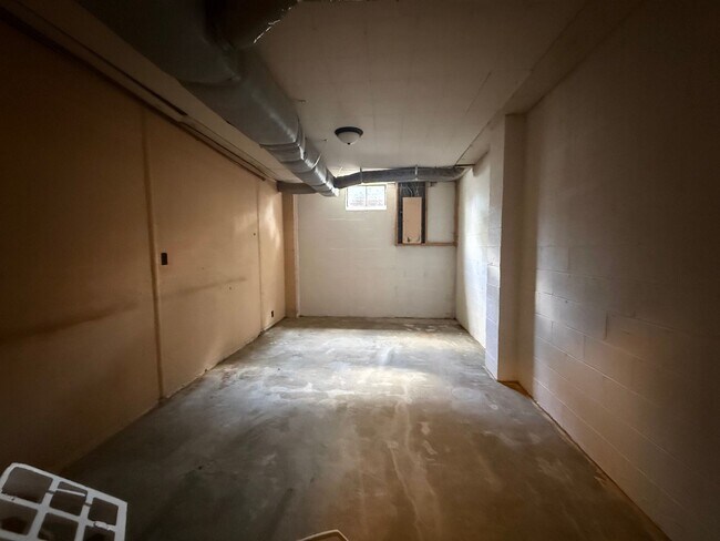 Building Photo - 313 Belmont Dr