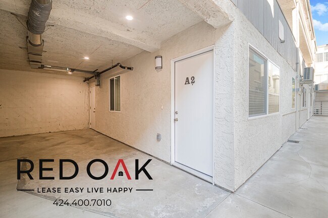 Building Photo - 6738 Independence Ave