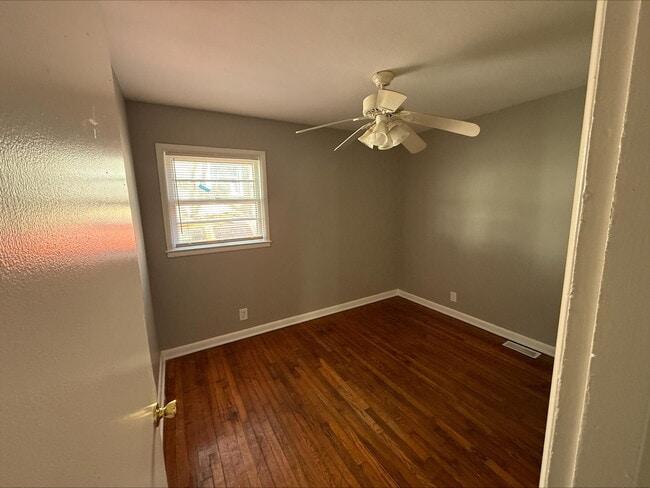 Building Photo - 826 Carneal Rd