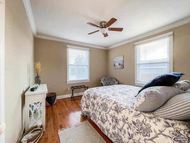 Building Photo - 1618 W Garden St