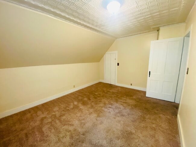 Building Photo - 16 Union St