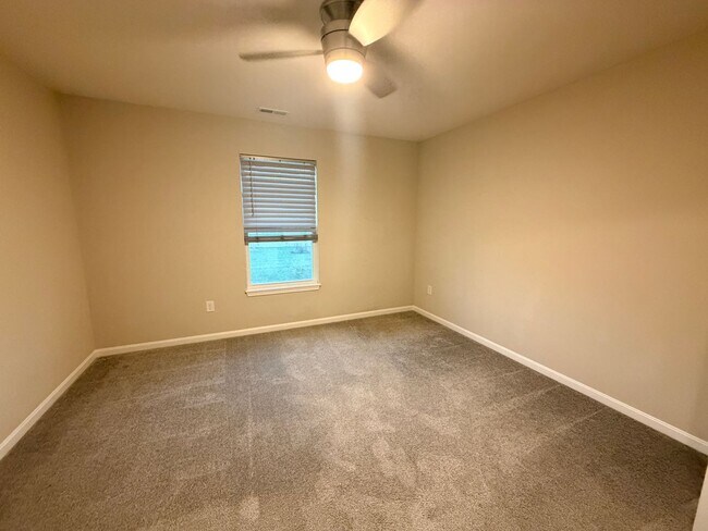 Building Photo - 1325 Horse Shoe Bnd