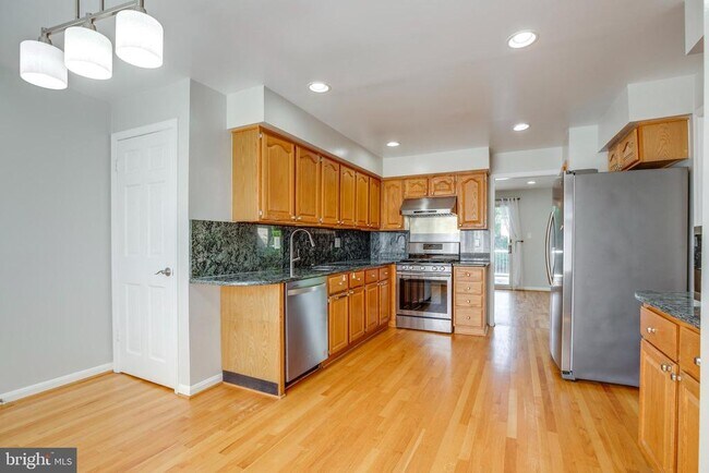 Building Photo - 1208 Forestwood Dr