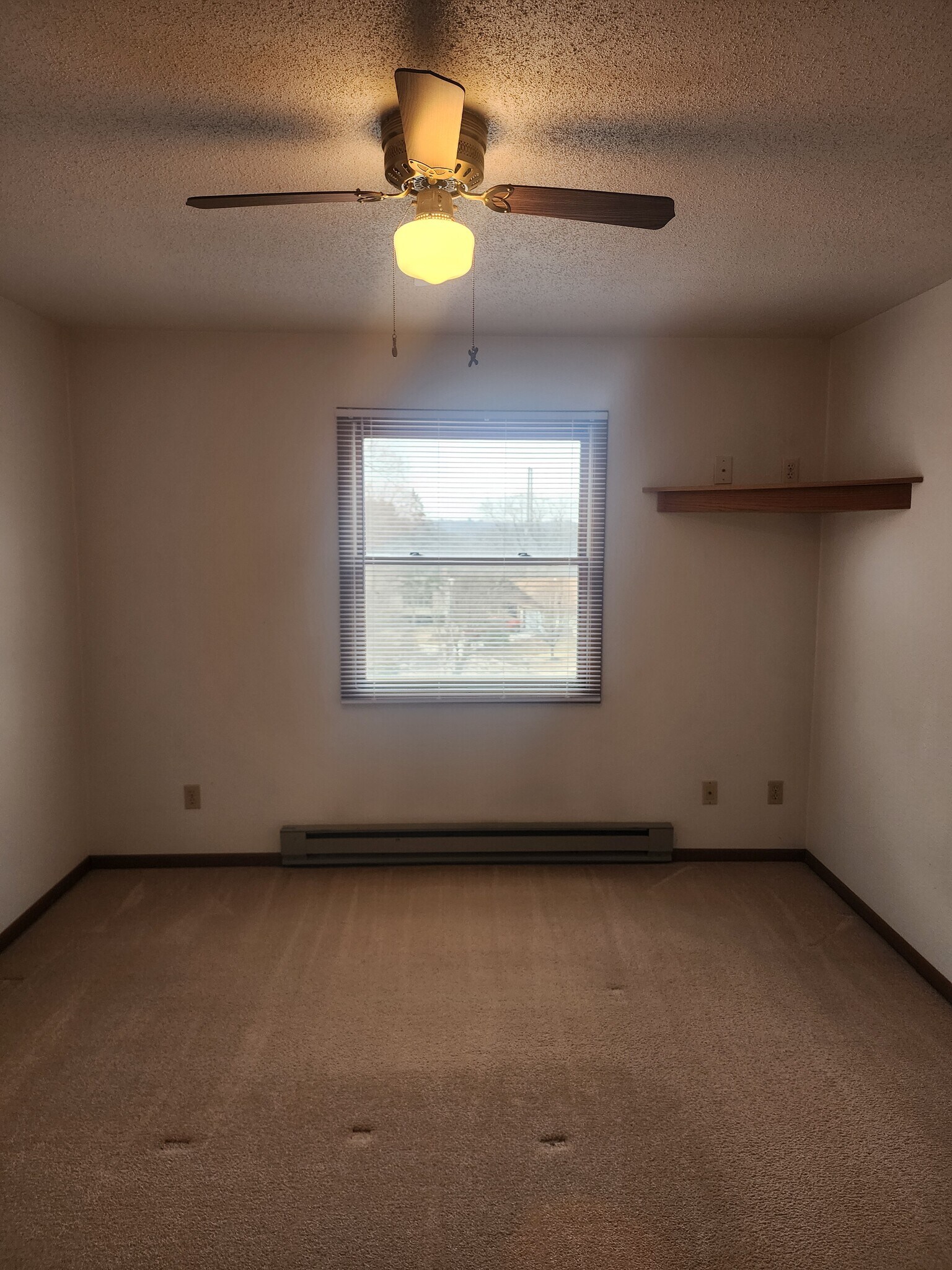 Building Photo - 1490 Tower Dr