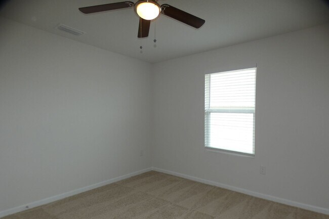 Building Photo - 4 Bedroom Home - Bridlewood