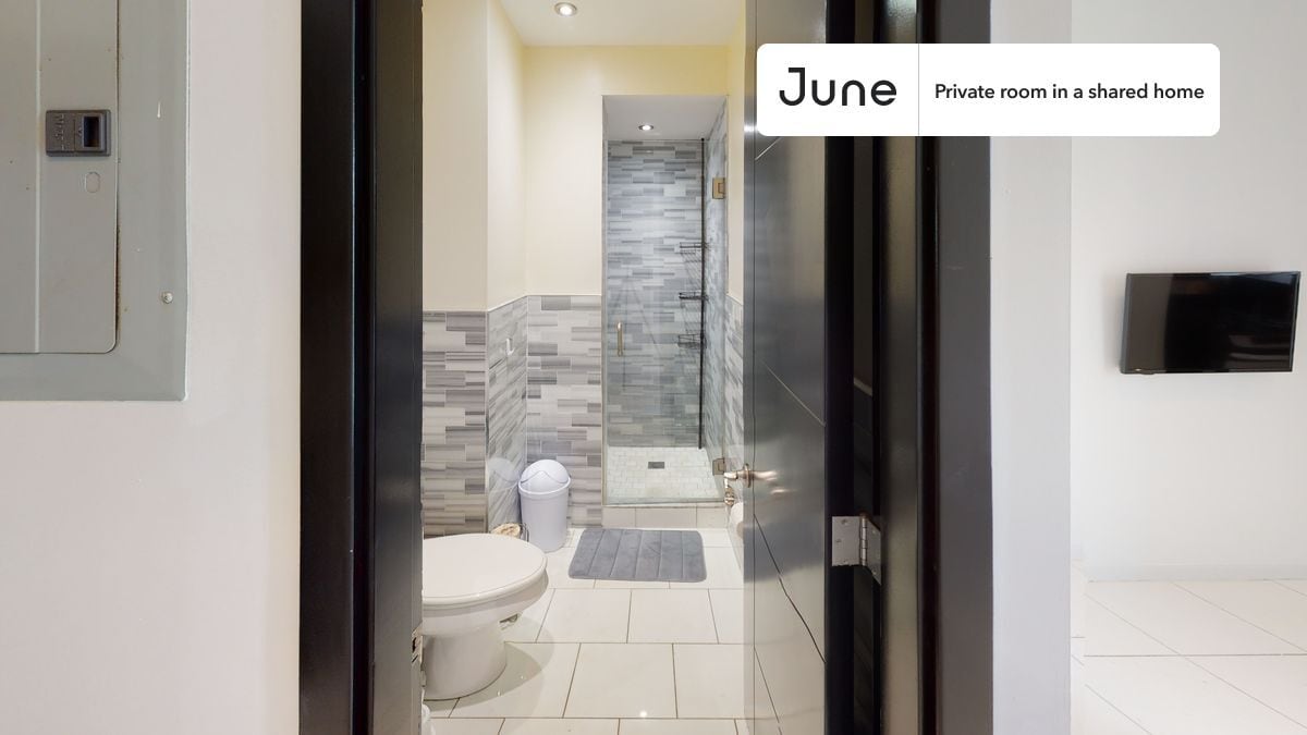 Building Photo - Room in Shared 3 bed/1 bath home in Upper West Side