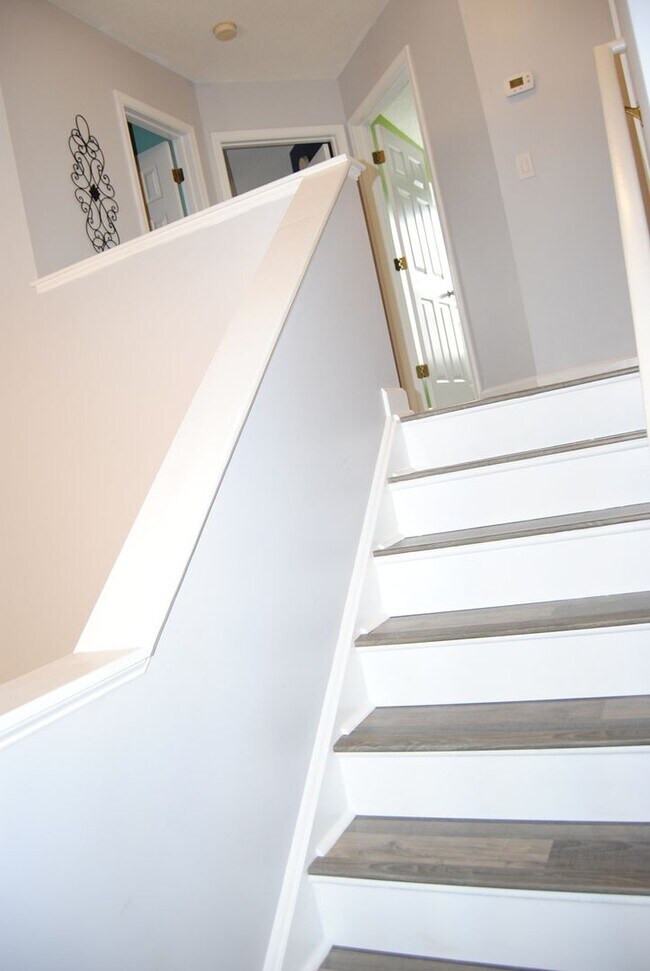 Building Photo - Wonderful Home in the Willow Lakes Community!