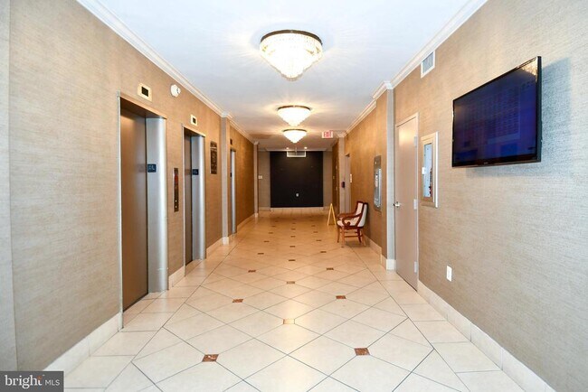Building Photo - 10201 Grosvenor Pl