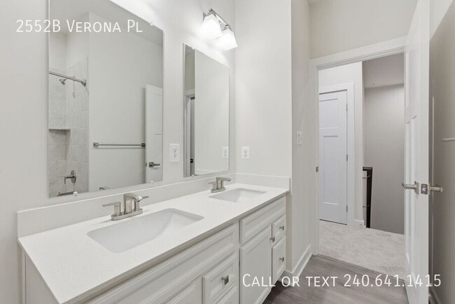 Building Photo - 2552B Verona Pl-