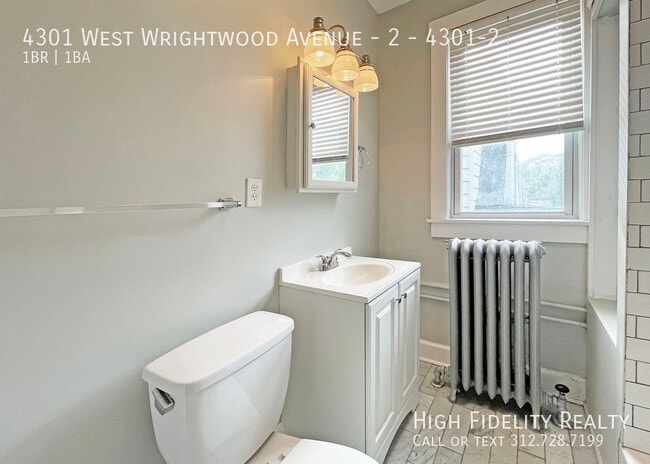 Building Photo - 4301 W Wrightwood Ave