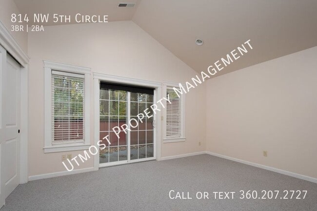 Building Photo - 814 NW 5th Cir