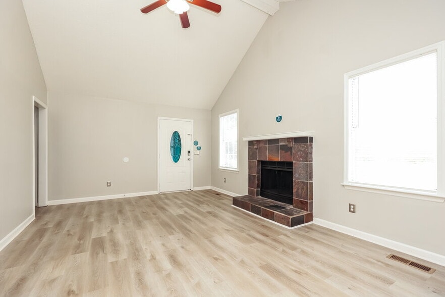 Building Photo - 126 Fergus Rd