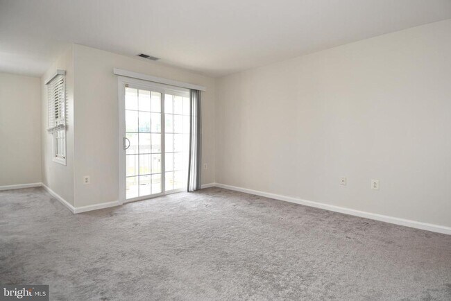 Building Photo - 114 Westwick Ct