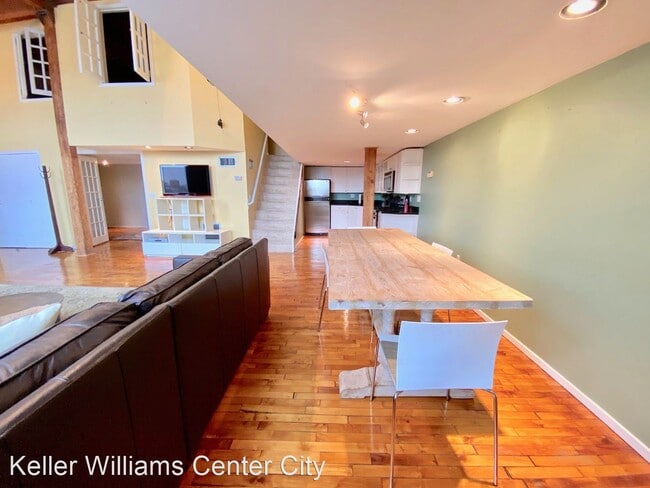 Building Photo - 2 br, 1 bath House - 700 S. 10th St 3A