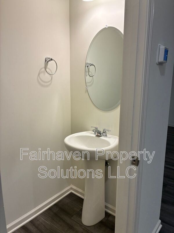 Building Photo - 1026 Paddington Dr