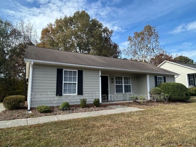 Building Photo - 2711 Ingleside Dr