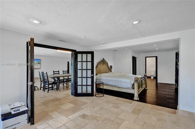 Building Photo - 3100 NE 56th Ct