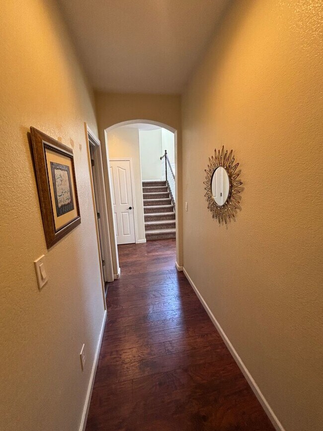 Building Photo - 9829 Waterfowl Dr