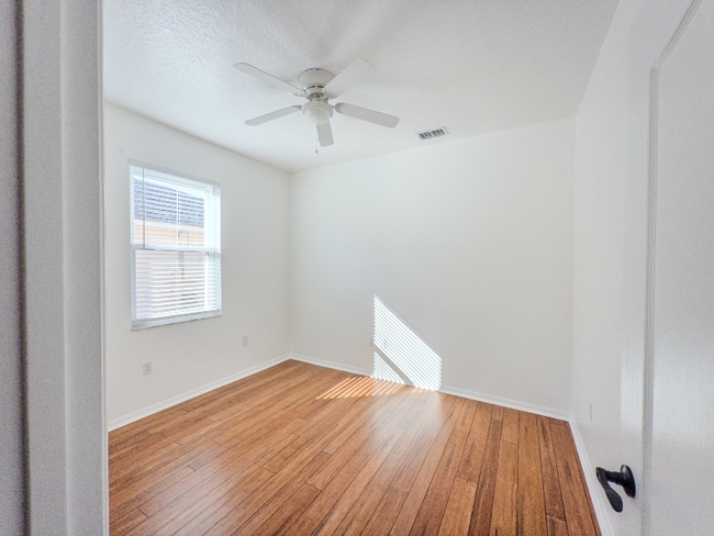 Building Photo - 4110 Andover Cay Blvd