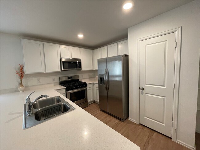 Building Photo - 7426 Birch Harvest Dr