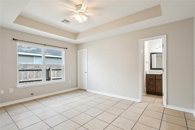 Building Photo - 530 Northshore Ln