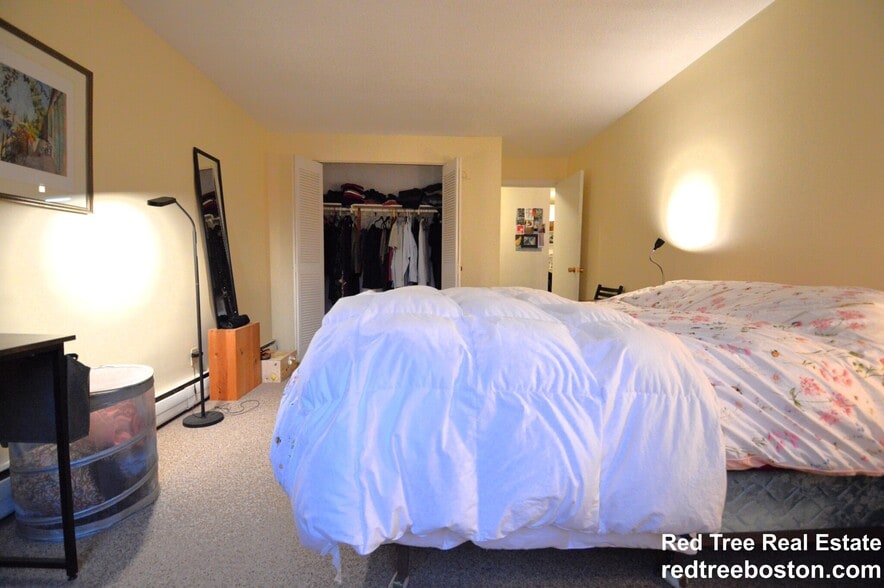 Building Photo - 50 Green St