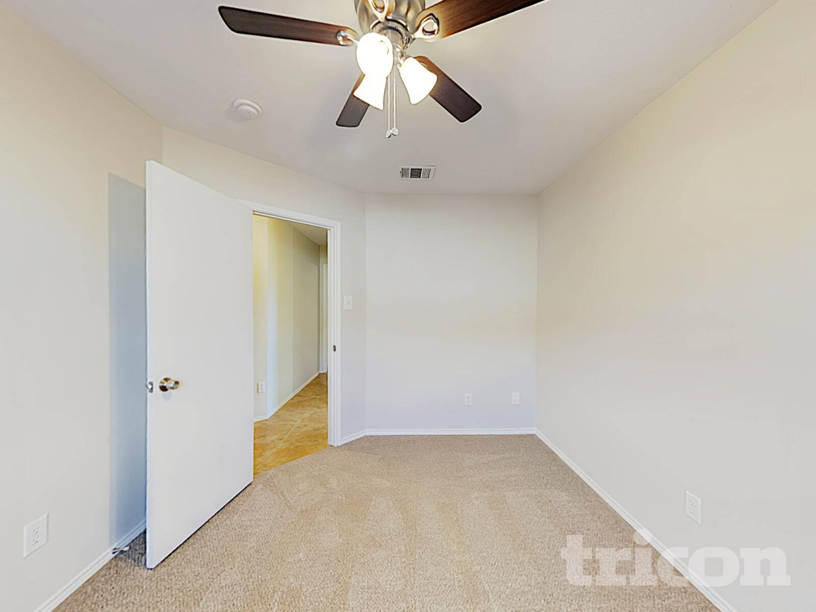 Building Photo - 413 Rustic Grove Ln